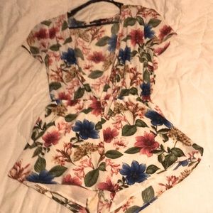 Forever 21 floral print romper, size small. NWOT. Never been worn.